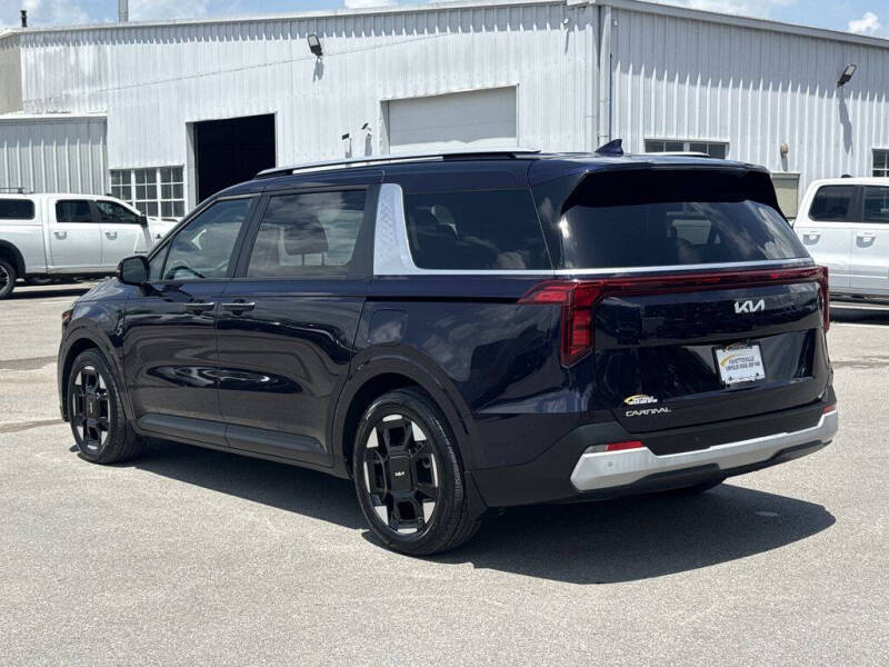 2025 Kia Carnival EX