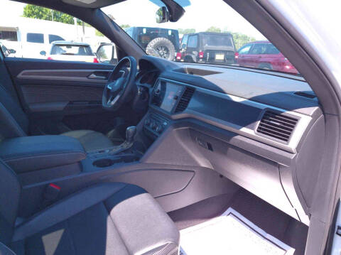 2021 Volkswagen Atlas Cross Sport V6 SE R-Line