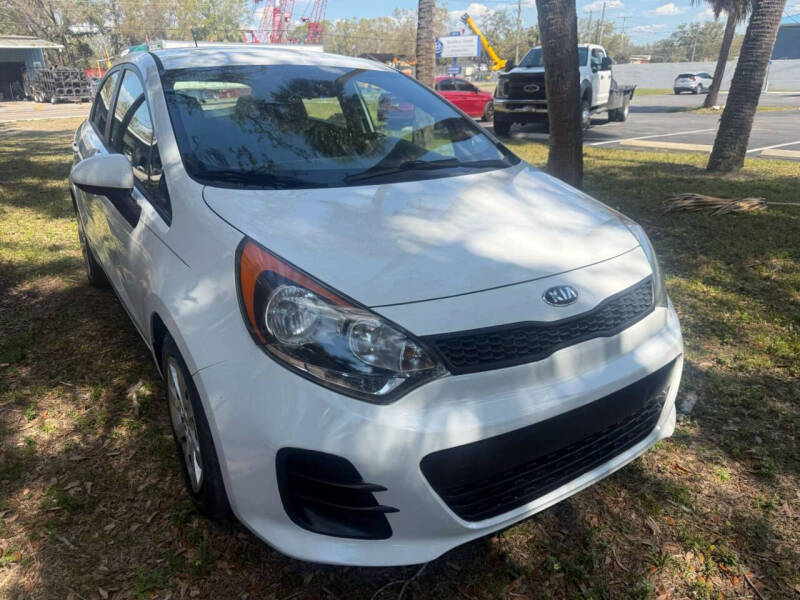 2016 Kia Rio 5-Door LX