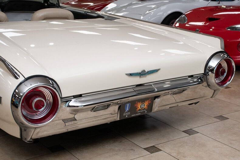 1962 Ford Thunderbird