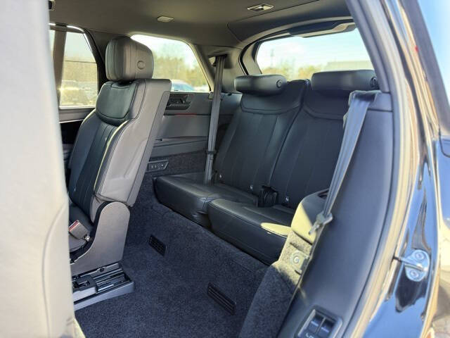 2024 Land Rover Range Rover P400 SE LWB