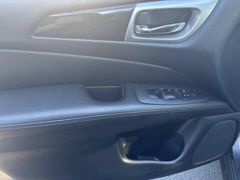 2019 Nissan Pathfinder SV