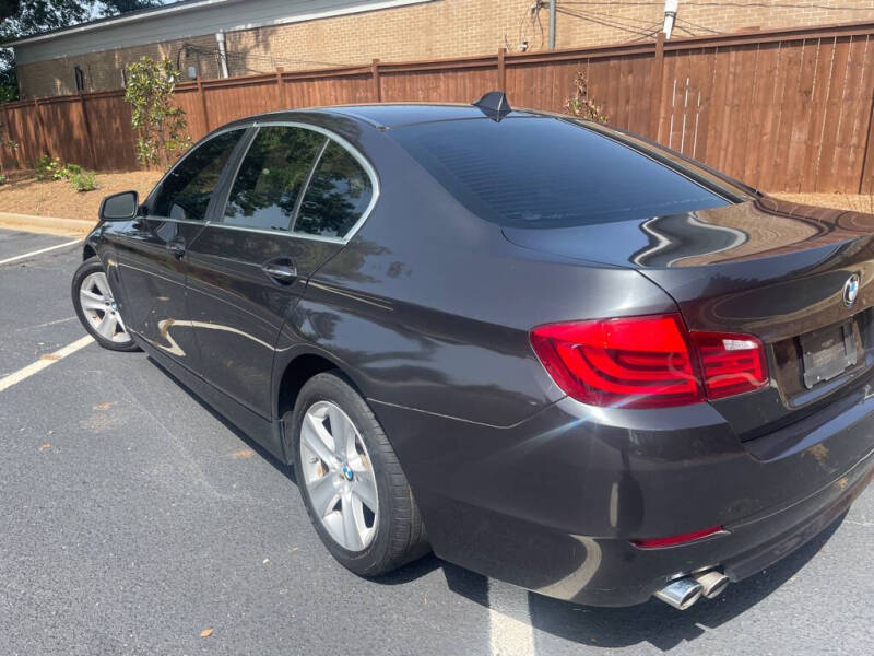 2011 BMW 5 Series 528i