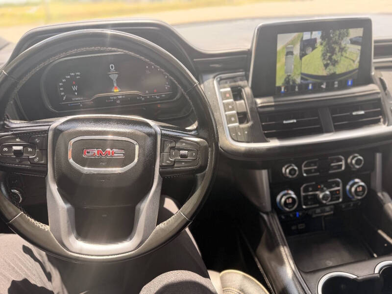 2023 GMC Yukon SLT