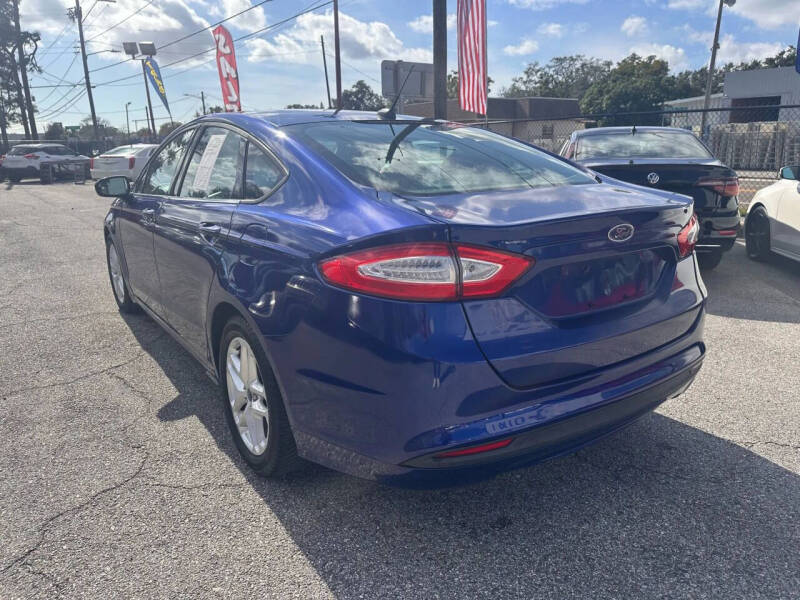 2013 Ford Fusion SE