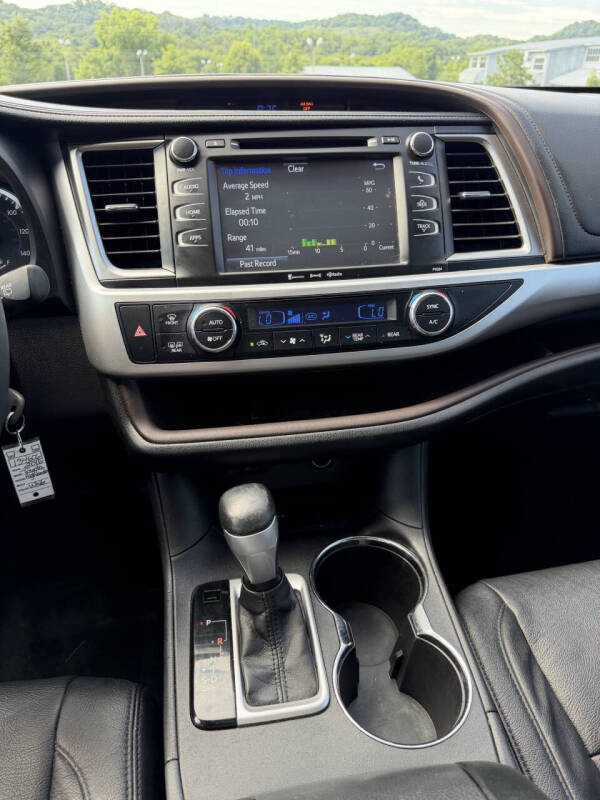 2016 Toyota Highlander LE