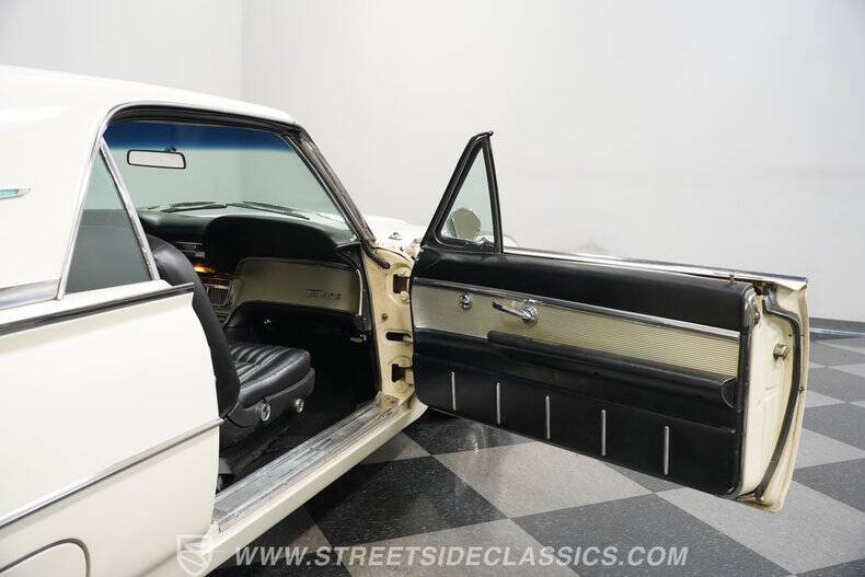 1962 Ford Thunderbird