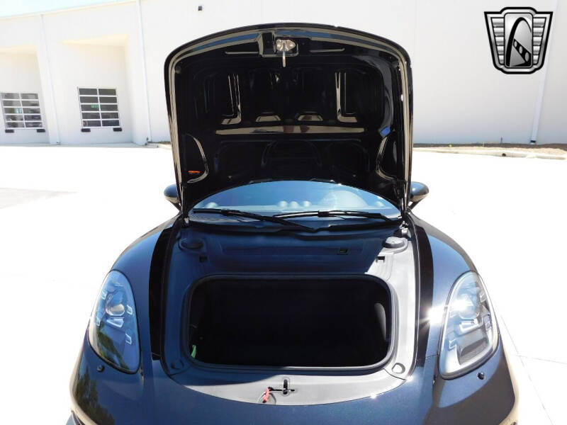 2021 Porsche 718 Boxster