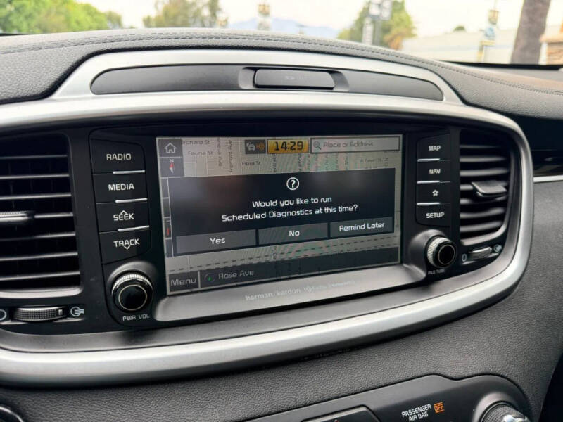 2019 Kia Sorento EX V6