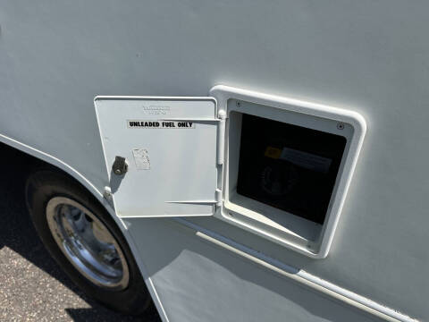 2004 Ford E-Series E-350 SD