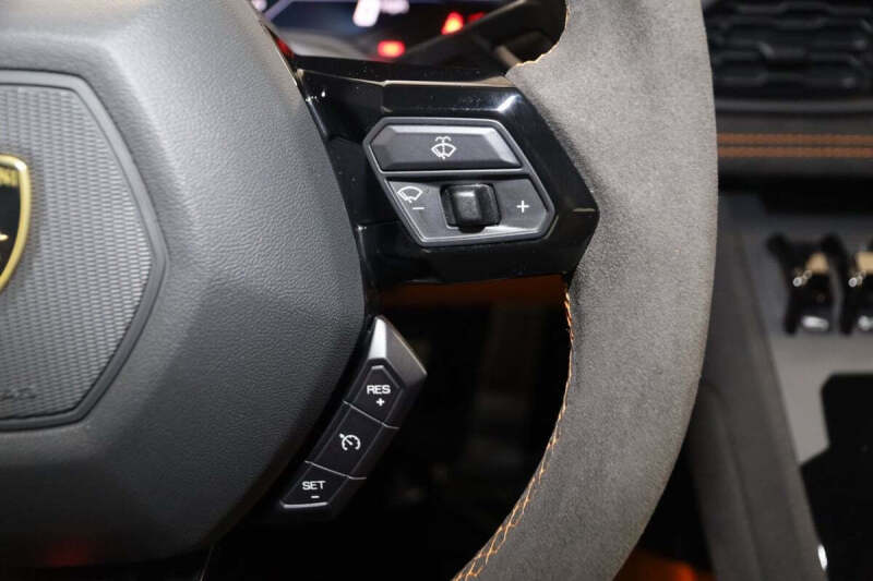 2023 Lamborghini Huracan Tecnica