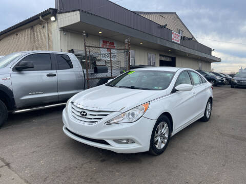 2013 Hyundai Sonata for sale at Six Brothers Mega Lot in Youngstown OH