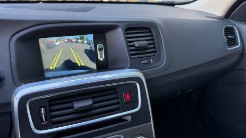 2015 Volvo V60 Cross Country T5