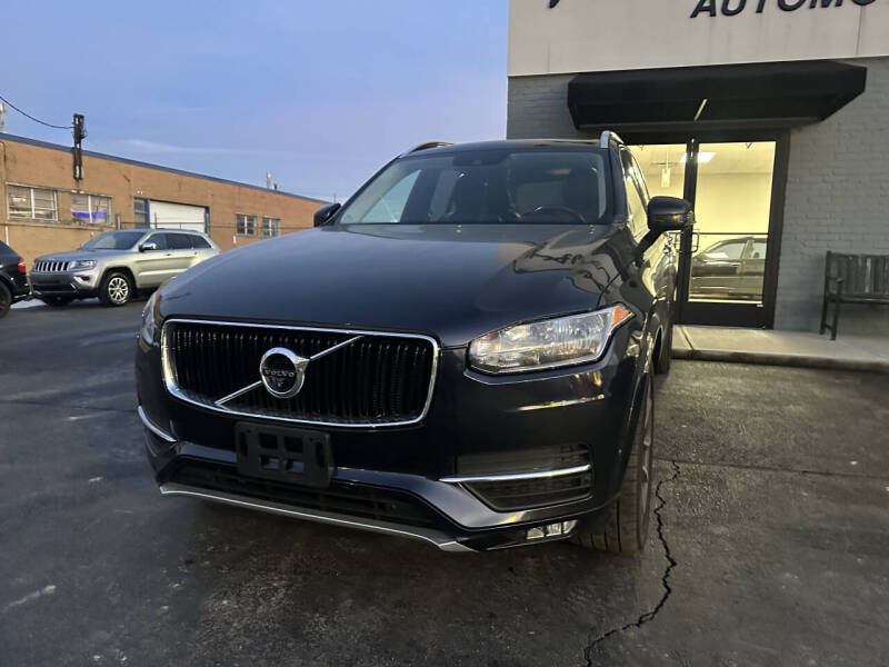 2016 Volvo XC90 T6 Momentum