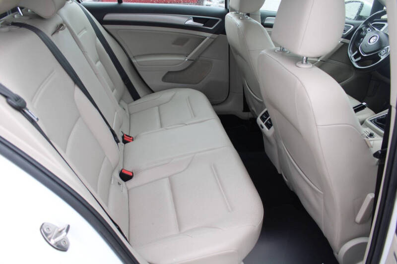 2017 Volkswagen Golf TSI S