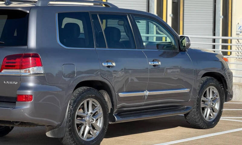 2013 Lexus LX 570