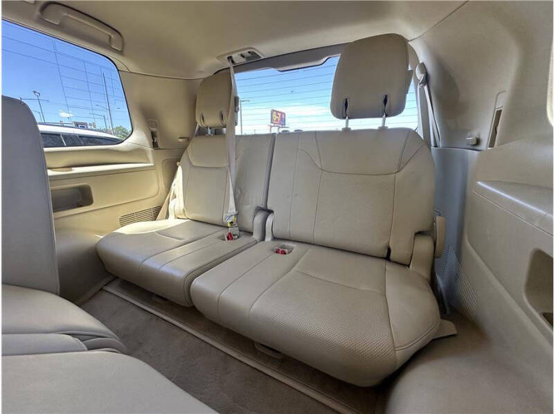 2013 Lexus LX 570