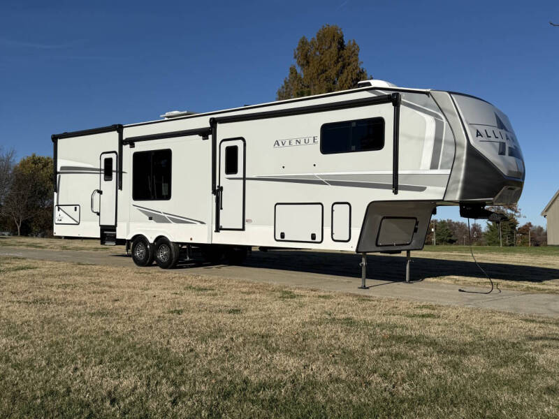 2025 Alliance RV Avenue