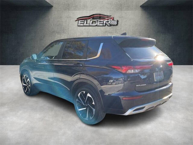 2022 Mitsubishi Outlander SE