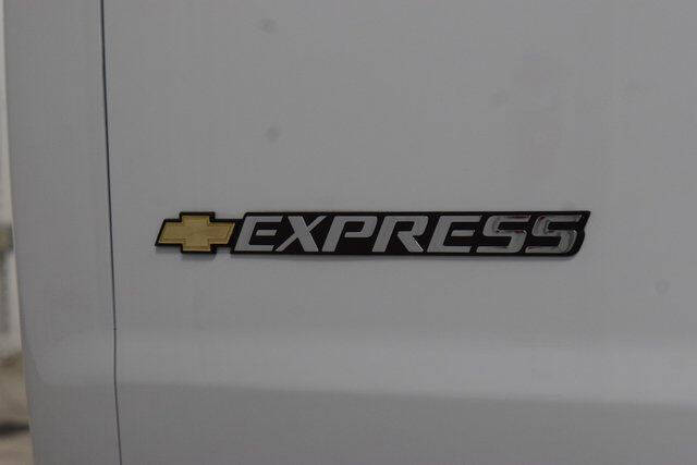 2025 Chevrolet Express 2500
