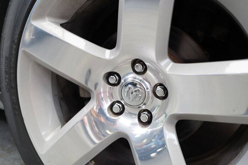 2005 Dodge Magnum RT
