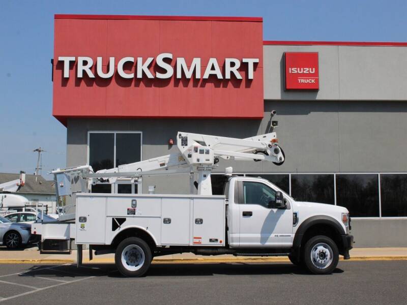Used 2022 Ford F-550 Super Duty Chassis Cab XLT with VIN 1FDUF5HT4NDA16905 for sale in Morrisville, PA
