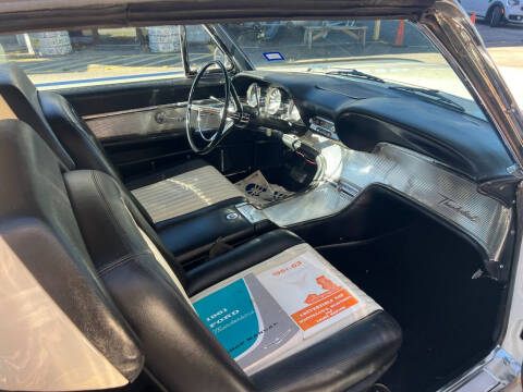 1961 Ford Thunderbird