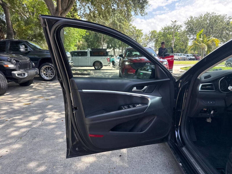 2025 Genesis G70