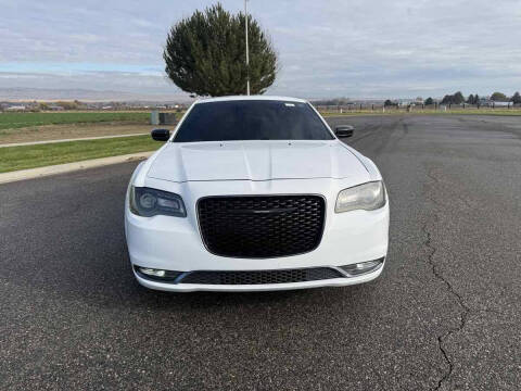 2018 Chrysler 300 S