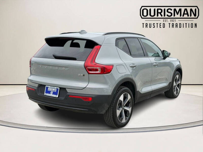 2026 Volvo XC40 B5 Plus