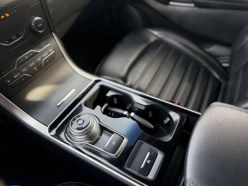 2020 Ford Edge SEL