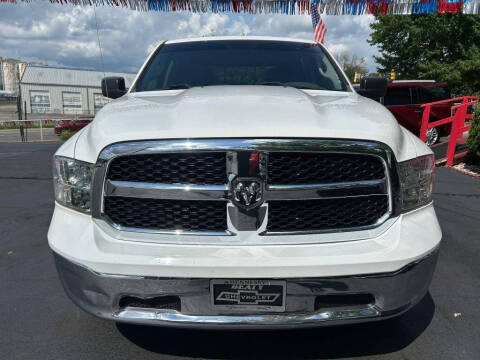 2019 RAM 1500 Classic SLT