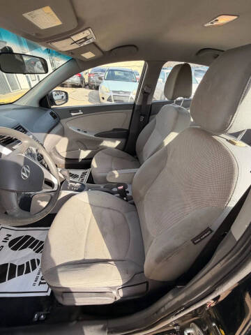 2013 Hyundai Accent GLS