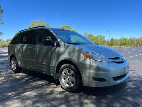 2010 Toyota Sienna for sale at Worry Free Auto Sales LLC in Woodstock GA