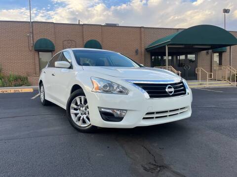 2015 Nissan Altima for sale at Modern Auto in Denver CO
