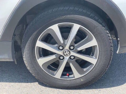 2018 Toyota Prius c Three