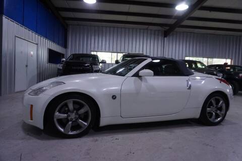 2006 Nissan 350Z for sale at SOUTHWEST AUTO CENTER INC in Houston TX