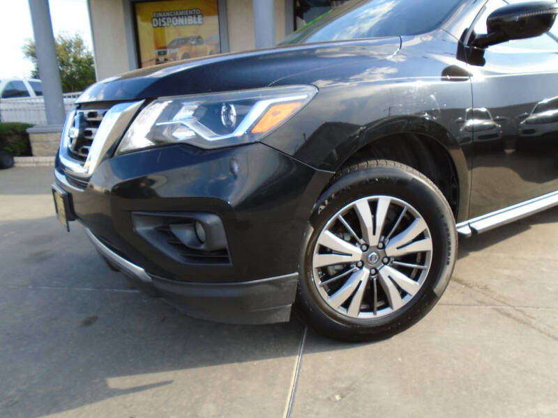 2018 Nissan Pathfinder SV