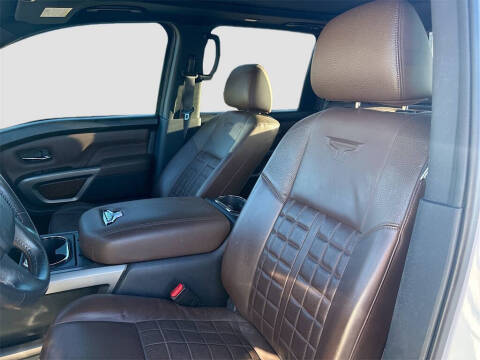 2022 Nissan Titan Platinum Reserve