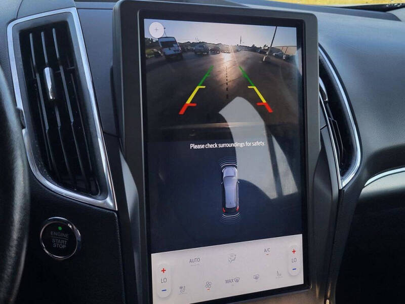 2022 Ford Edge Titanium