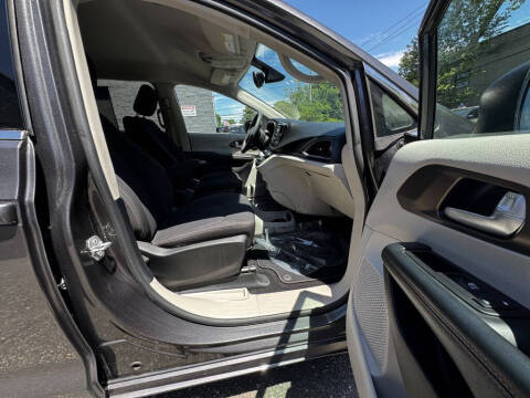 2017 Chrysler Pacifica Touring