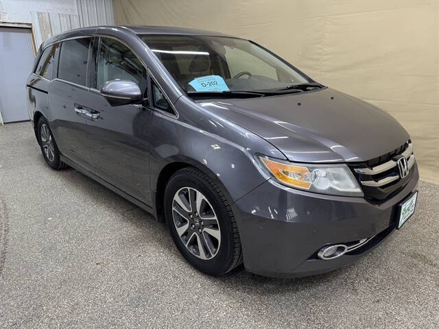 2014 Honda Odyssey Touring's photo