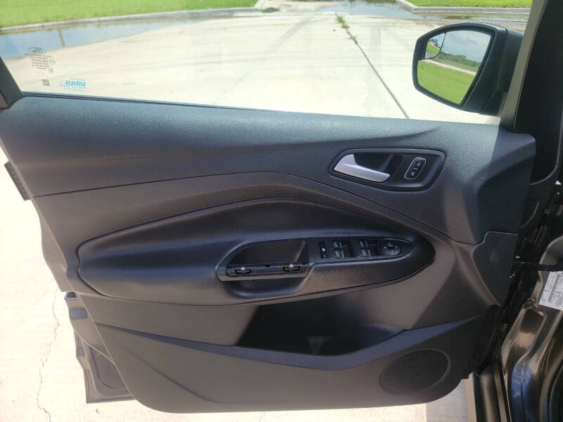 2017 Ford C-MAX Energi Titanium