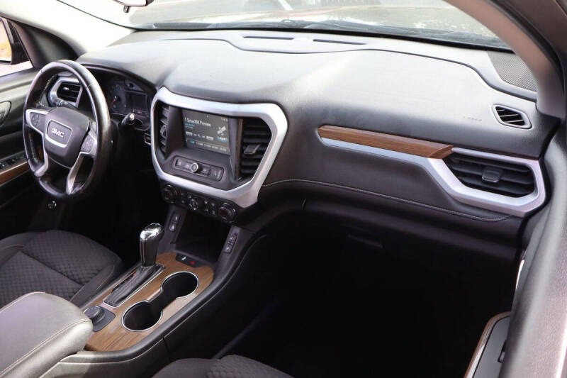 2018 GMC Acadia SLE-2