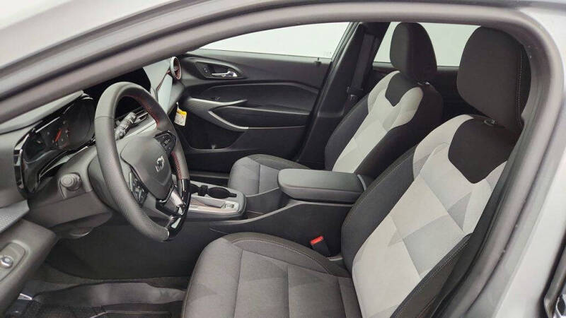 2025 Chevrolet Trax RS