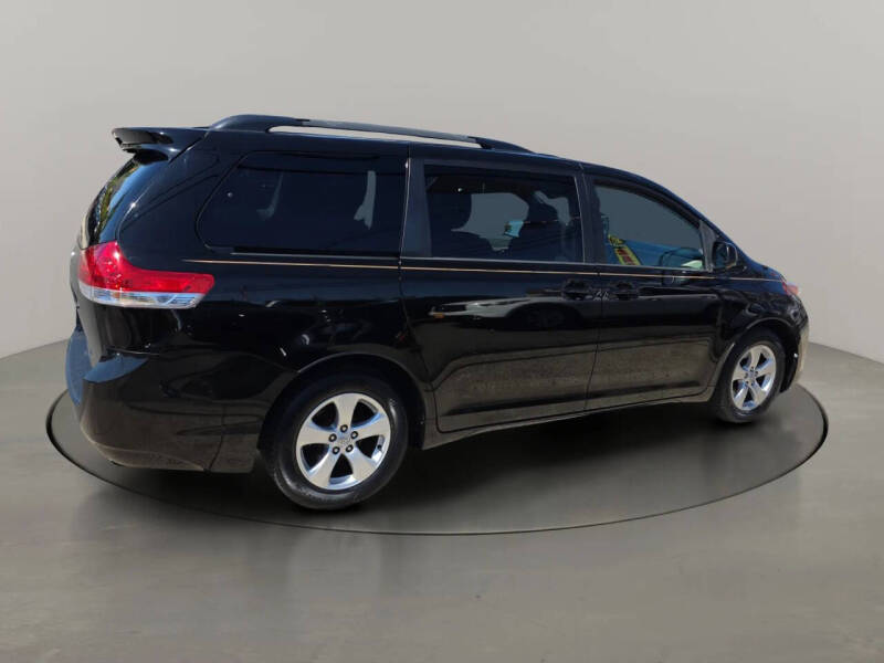 2014 Toyota Sienna