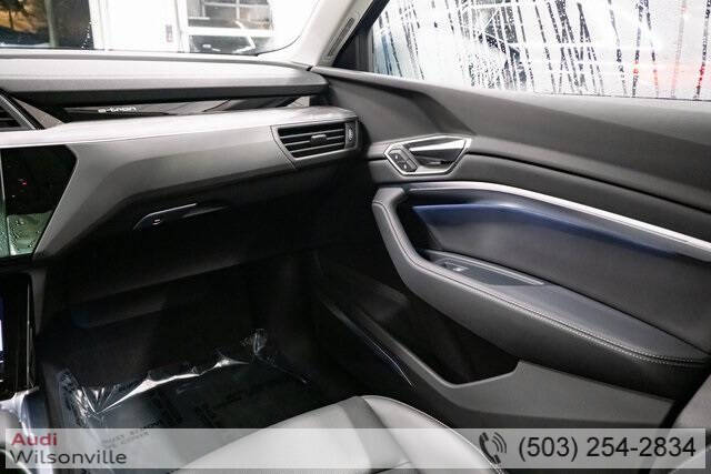 2024 Audi Q8 e-tron quattro Premium Plus