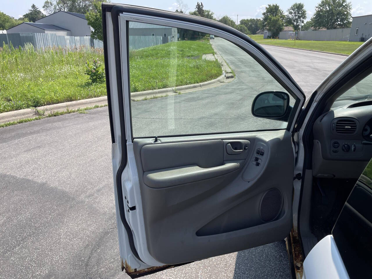 2003 Chrysler Town and Country for sale at Twin Cities Auctions in Elk River, MN