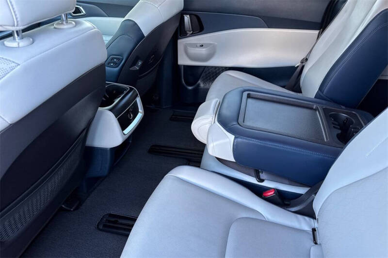 2025 Kia Carnival Hybrid EX