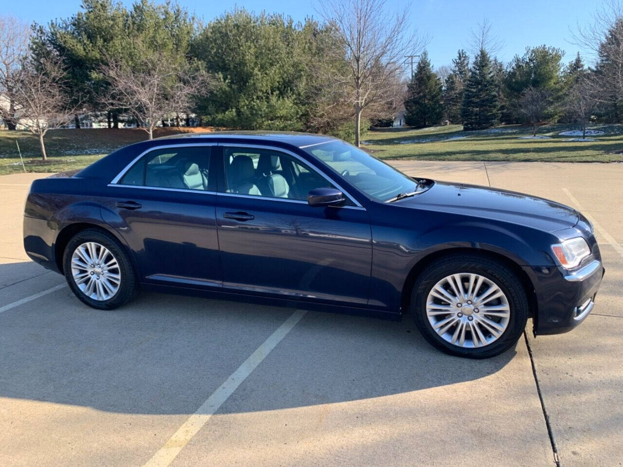 2014 Chrysler 300 for sale at Car Connection in Painesville, OH